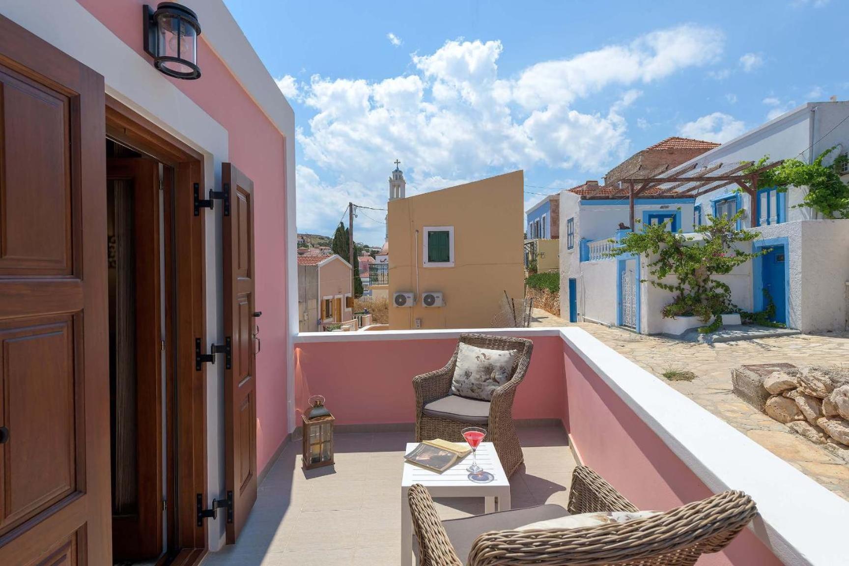 Captain'S Memories Stylish Harbour Apartments Chalki Town Exterior photo
